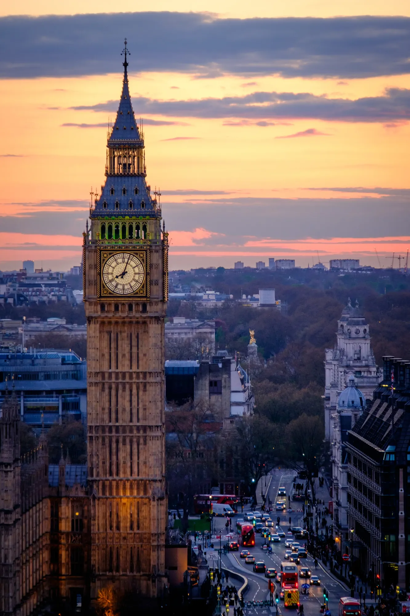  BigBen, London shot at: 135mm f5.6 1/125sec ISO 500 (FujiFilm 18-135mm f3.5-5.6 OIS WR) 
