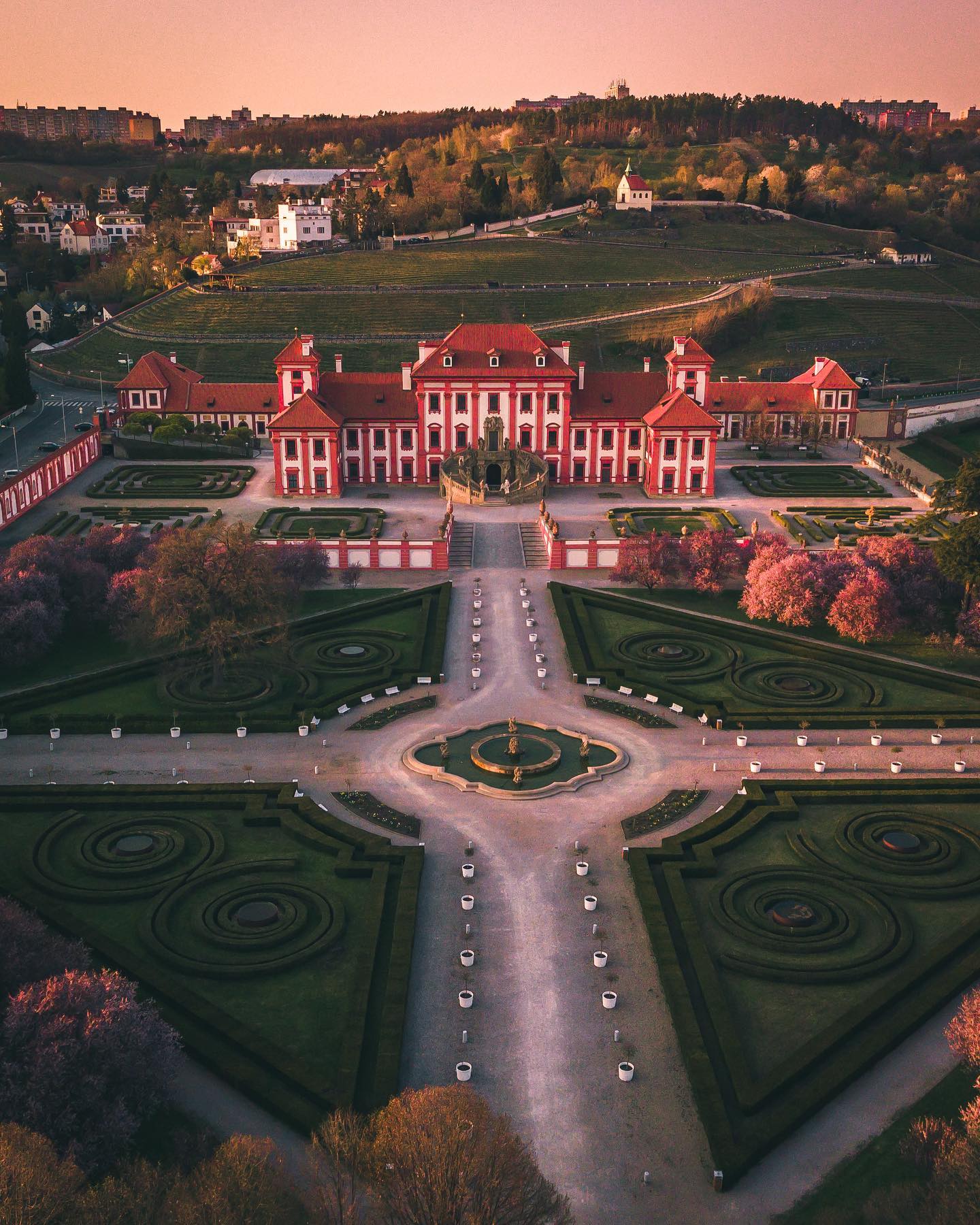 Troja Castle gardens blooming 🌸🌺🌼🏰#trojacastle #prague #thisisprague #acrosstheriver #springishere #fromwhereidrone #travelczech #thisisPrague #worldee #visitPrague #czechia #zamek
